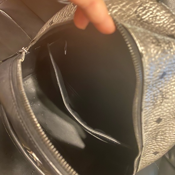 MCM Stark Dual Cyber Flash LG Backpack Holo Silver main image 6